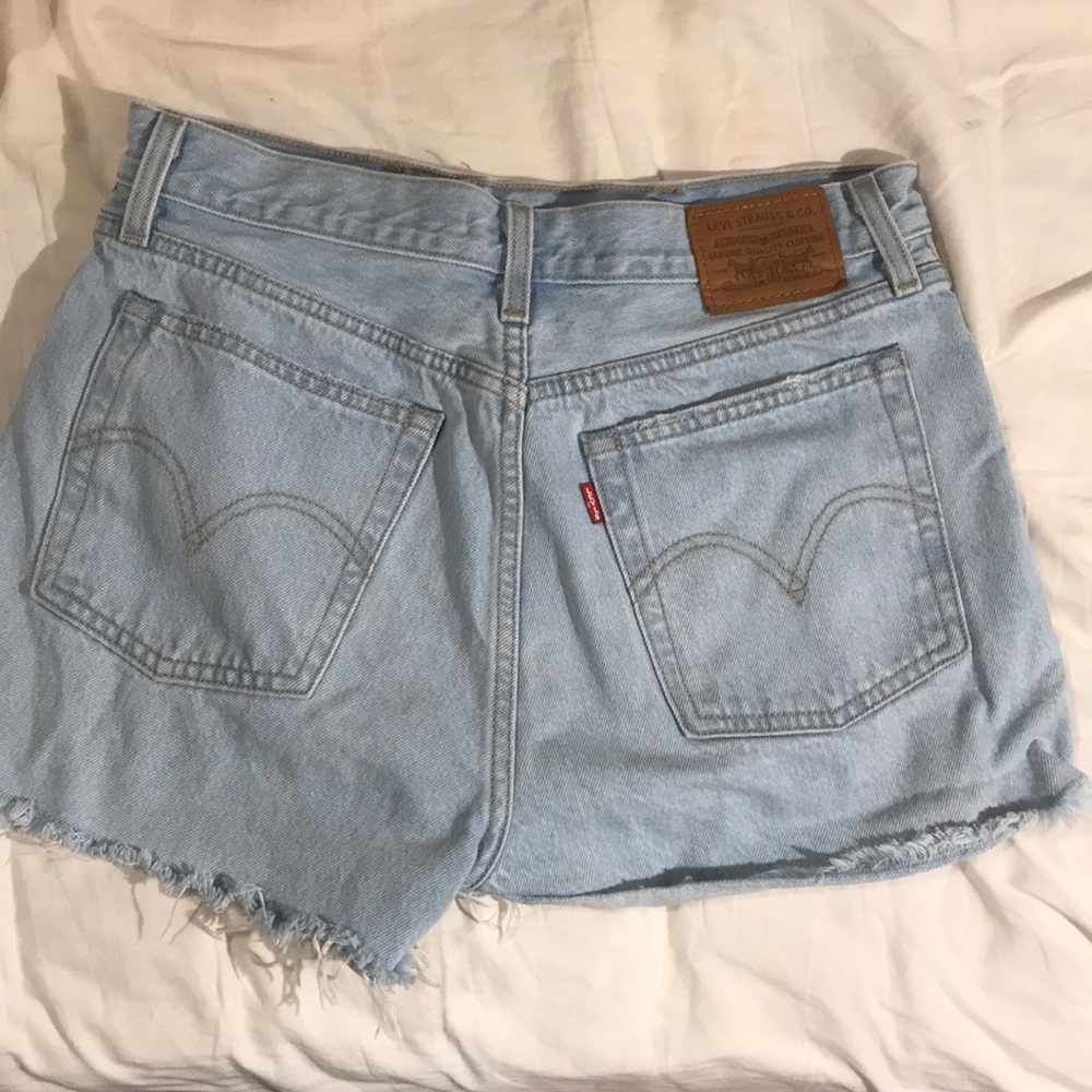 Levi Wedgie Short